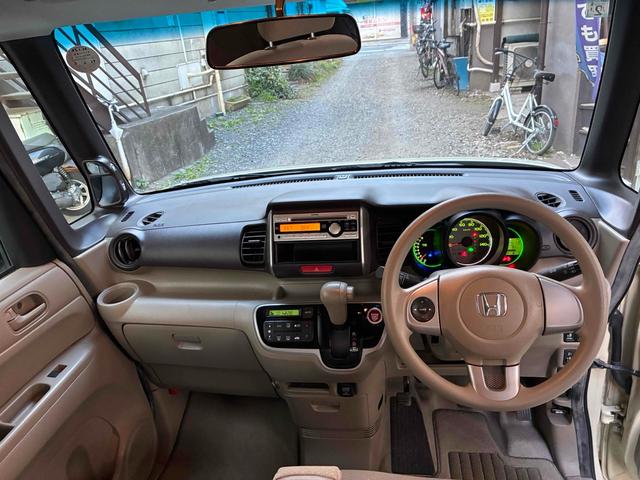 Ｎ－ＢＯＸ Ｇ・Ｌパッケージ　両側電動スライドドア　スマートキー　アイドリングストップ　電動格納ミラー　ベンチシート　ＣＶＴ　盗難防止システム　ＡＢＳ　ＥＳＣ　ＣＤ　ミュージックプレイヤー接続可　アルミホイール　衝突安全ボディ（2枚目）