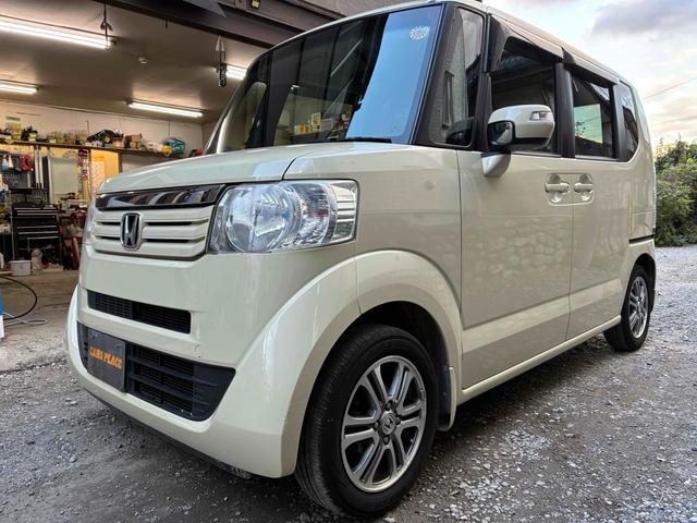 Ｎ－ＢＯＸ Ｇ・Ｌパッケージ　両側電動スライドドア　スマートキー　アイドリングストップ　電動格納ミラー　ベンチシート　ＣＶＴ　盗難防止システム　ＡＢＳ　ＥＳＣ　ＣＤ　ミュージックプレイヤー接続可　アルミホイール　衝突安全ボディ（12枚目）