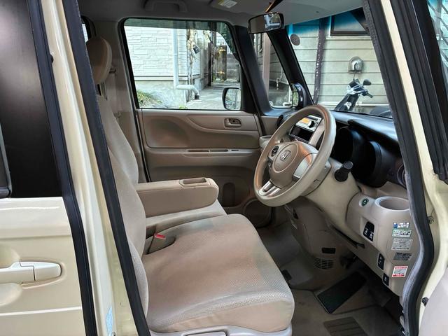 Ｎ－ＢＯＸ Ｇ・Ｌパッケージ　両側電動スライドドア　スマートキー　アイドリングストップ　電動格納ミラー　ベンチシート　ＣＶＴ　盗難防止システム　ＡＢＳ　ＥＳＣ　ＣＤ　ミュージックプレイヤー接続可　アルミホイール　衝突安全ボディ（25枚目）