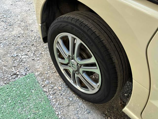 Ｎ－ＢＯＸ Ｇ・Ｌパッケージ　両側電動スライドドア　スマートキー　アイドリングストップ　電動格納ミラー　ベンチシート　ＣＶＴ　盗難防止システム　ＡＢＳ　ＥＳＣ　ＣＤ　ミュージックプレイヤー接続可　アルミホイール　衝突安全ボディ（27枚目）