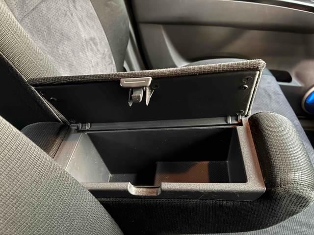 ワゴンＲスティングレー リミテッドＩＩ　オートライト　ＨＩＤ　スマートキー　電動格納ミラー　シートヒーター　ベンチシート　ＣＶＴ　盗難防止システム　ＡＢＳ　ＣＤ　ミュージックプレイヤー接続可　アルミホイール　衝突安全ボディ　エアコン（11枚目）