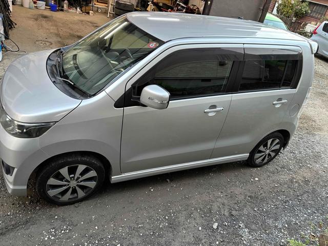 ワゴンＲスティングレー リミテッドＩＩ　オートライト　ＨＩＤ　スマートキー　電動格納ミラー　シートヒーター　ベンチシート　ＣＶＴ　盗難防止システム　ＡＢＳ　ＣＤ　ミュージックプレイヤー接続可　アルミホイール　衝突安全ボディ　エアコン（15枚目）