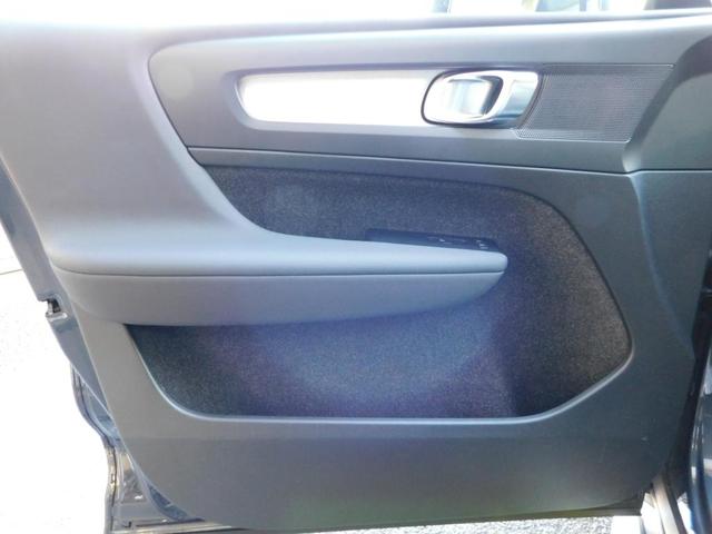 ＸＣ４０ Ｂ３　モメンタム　ＳＥＮＳＵナビ・３６０度カメラ・１オーナー・禁煙（12枚目）