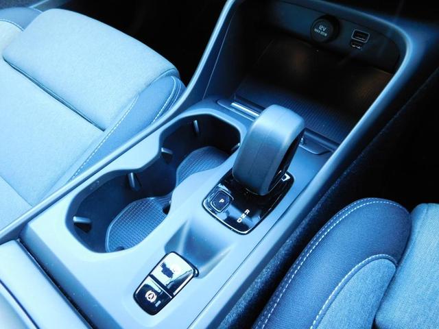 ＸＣ４０ Ｂ３　モメンタム　ＳＥＮＳＵナビ・３６０度カメラ・１オーナー・禁煙（31枚目）