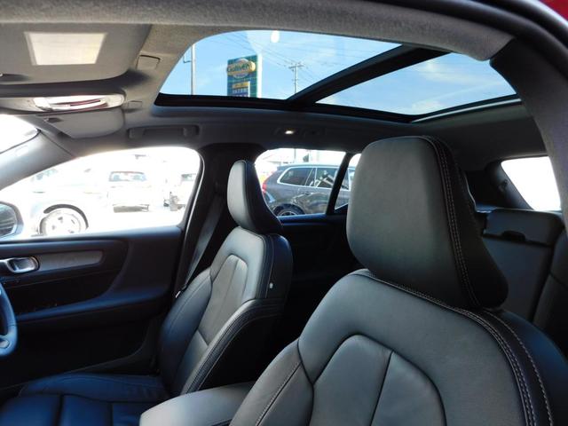 XC40 アルティメット B4 AWD 4WD・1オーナー・禁煙・SENSUナビ(9枚目)