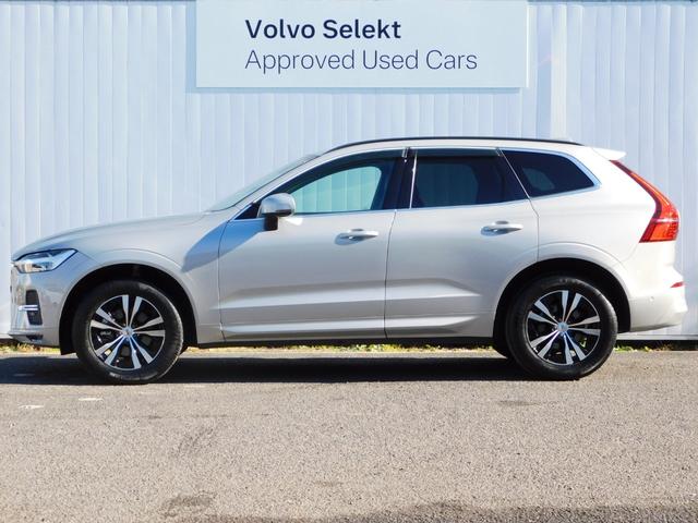 ＸＣ６０ Ｂ５　ＡＷＤ　モーメンタム　２０２２年モデル・ＧＯＯＧＬＥナビ・３６０度カメラ・禁煙車（3枚目）
