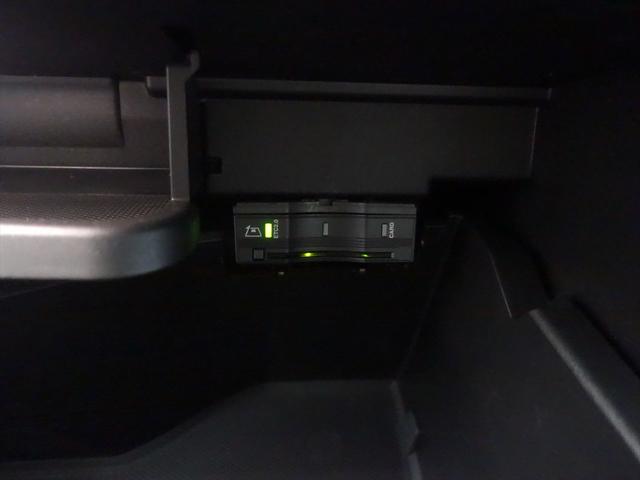 GLAクラス GLA200 d 4MATIC レザーエクスクルーシブパッケージ Bluetooth接続 ETC LEDヘッドライト TV アイドリングストップ クルーズコントロール コネクテッド機能 サイドカメラ サンルーフ・ガラスルーフ(21枚目)