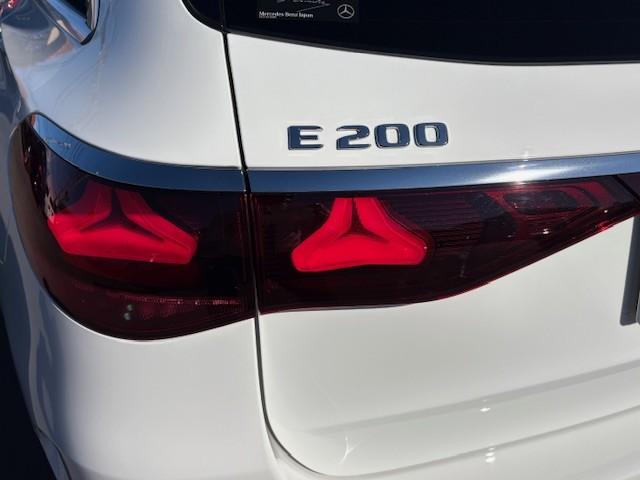 Eクラスステーションワゴン E200 ステーションワゴン アバンギャルド AMGラインパッケージ レザーエクスクルーシブパッケージ アドバンスドパッケージ デジタルインテリアパッケージ Bluetooth接続 ETC LEDヘッドライト TV アイドリングストップ(7枚目)