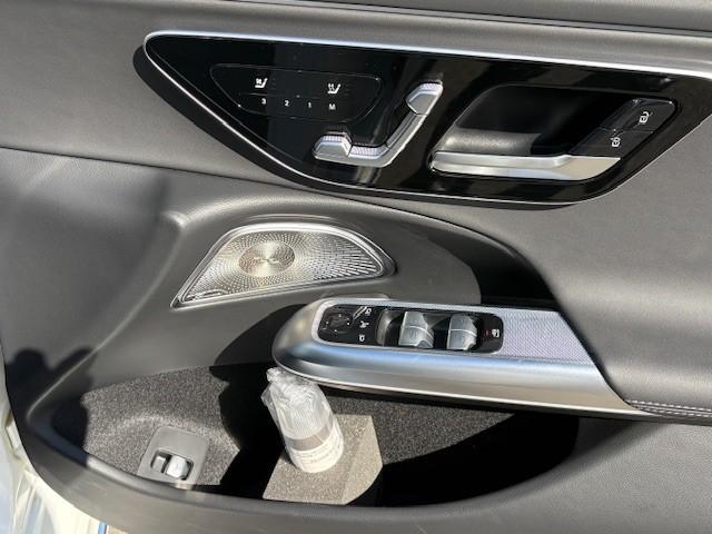 Eクラスステーションワゴン E200 ステーションワゴン アバンギャルド AMGラインパッケージ レザーエクスクルーシブパッケージ アドバンスドパッケージ デジタルインテリアパッケージ Bluetooth接続 ETC LEDヘッドライト TV アイドリングストップ(16枚目)