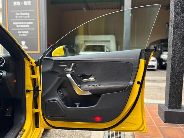 ＣＬＡクラス ＣＬＡ１８０　ＡＭＧライン　サンイエロー／ナビゲーションＰＫＧ／レーダーセーフティＰＫＧ／パノラミックスライディングルーフ／パナメリカーナグリル（17枚目）