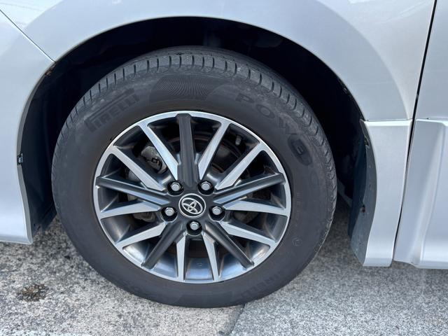 ノア Ｓｉ　両側パワースライドドア／純正ナビ／地デジ／バックカメラ／純正天吊りモニター（8枚目）