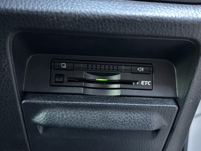 ノア Ｓｉ　両側パワースライドドア／純正ナビ／地デジ／バックカメラ／純正天吊りモニター（14枚目）