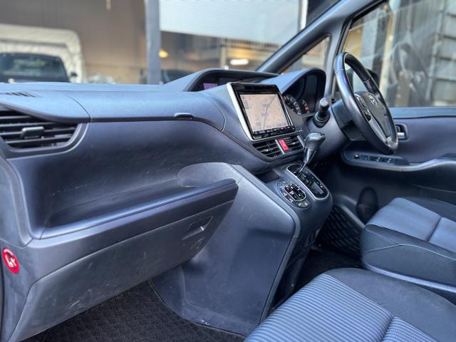 ノア Ｓｉ　両側パワースライドドア／純正ナビ／地デジ／バックカメラ／純正天吊りモニター（26枚目）