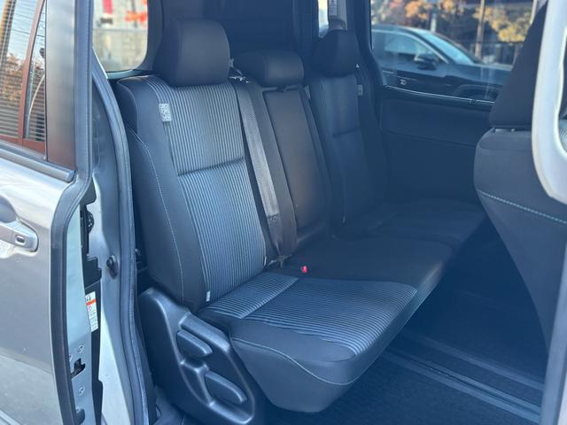 ノア Ｓｉ　両側パワースライドドア／純正ナビ／地デジ／バックカメラ／純正天吊りモニター（30枚目）