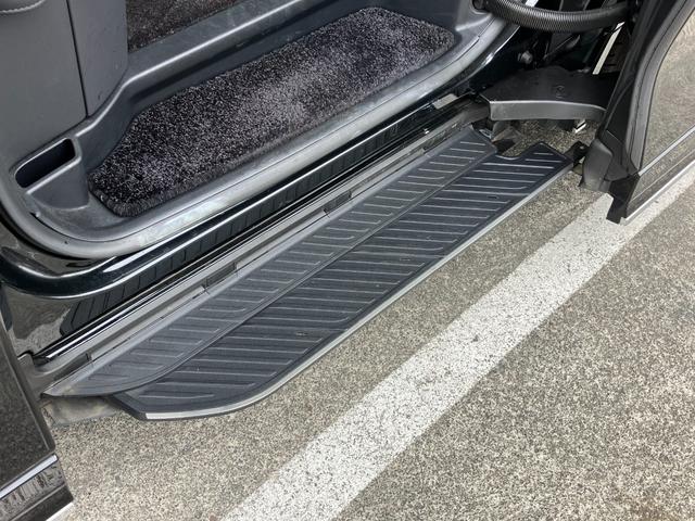 ＬＭ ＬＭ５００ｈ　エグゼクティブ　ワンオーナー／モデリスタエアロ／プロジェクションカーテンイルミ／室内カーテン／カップホルダーイルミネーション／モデリスタパーテンション／漆パネル／エアロスタビライジングフィン／純正１９インチＡＷ（7枚目）