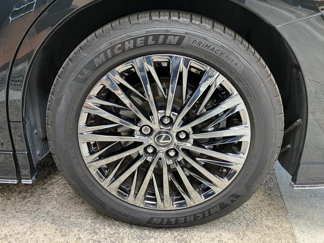 ＬＭ ＬＭ５００ｈ　エグゼクティブ　ワンオーナー／モデリスタエアロ／プロジェクションカーテンイルミ／室内カーテン／カップホルダーイルミネーション／モデリスタパーテンション／漆パネル／エアロスタビライジングフィン／純正１９インチＡＷ（8枚目）