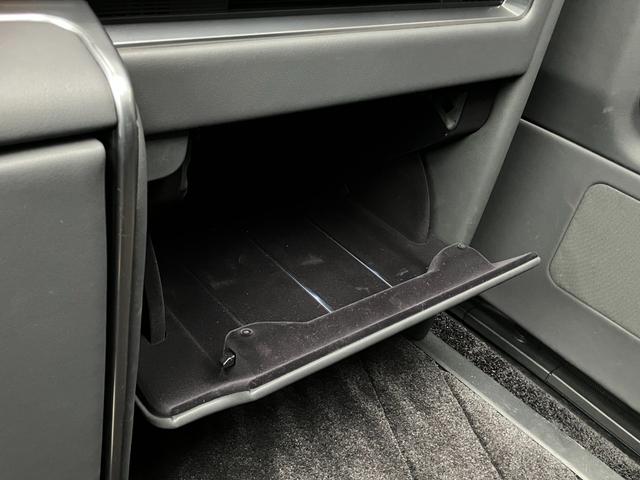 ＬＭ ＬＭ５００ｈ　エグゼクティブ　ワンオーナー／モデリスタエアロ／プロジェクションカーテンイルミ／室内カーテン／カップホルダーイルミネーション／モデリスタパーテンション／漆パネル／エアロスタビライジングフィン／純正１９インチＡＷ（42枚目）