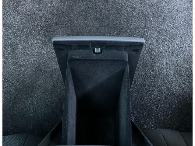 ＬＭ ＬＭ５００ｈ　エグゼクティブ　ワンオーナー／モデリスタエアロ／プロジェクションカーテンイルミ／室内カーテン／カップホルダーイルミネーション／モデリスタパーテンション／漆パネル／エアロスタビライジングフィン／純正１９インチＡＷ（72枚目）