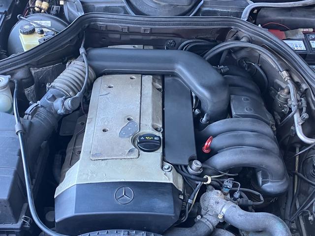 Ｅクラス Ｅ３２０　ワンオーナー／整備記録簿／スペアキー／取扱説明書（16枚目）