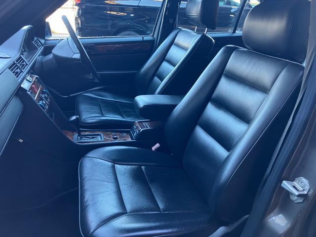 Ｅクラス Ｅ３２０　ワンオーナー／整備記録簿／スペアキー／取扱説明書（24枚目）