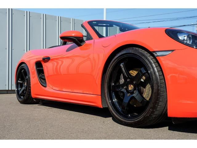 ７１８ボクスター ７１８ボクスター　２０１９年モデル　スポーツエグゾースト　アゲートグレーハーフレザー　ブラックソフトトップ　ＰＣＭ　地デジチューナー　ＣａｒＰｌａｙ　Ｂカメラ　電度Ｄミラー　Ｐアシスト　アドバンＧＴ２０ＡＷ　２年保証（5枚目）