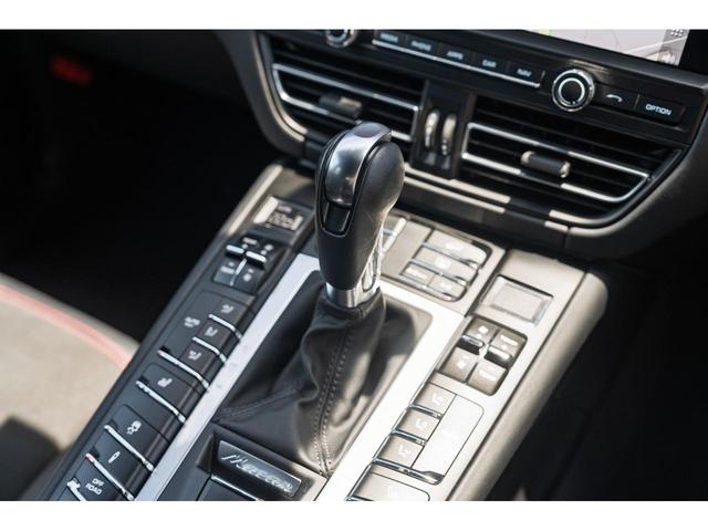 マカン マカンＧＴＳ　スポーツクロノＰＫＧ　ブラックハーフレザーシート　ＰＣＭナビ　ＡｐｐｌｅＣａｒｐｌａｙ　スポエグ　ＰＡＳＭ　ＰＤＬＳ　ＲＳスパイダー２０ＡＷ　車線逸脱警報　アラウンドビューモニター　ＡＣＣ　２年保証（13枚目）