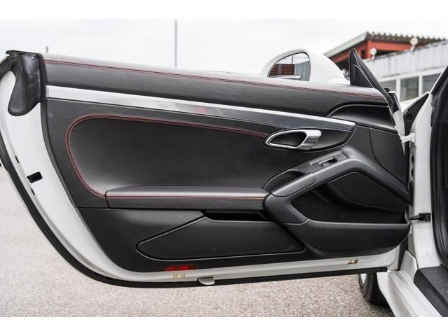ボクスター ボクスター　ＭＹ１３　スポーツクロノＰ　ブラックレザーインテ　スポーツシートプラス　ヒーター＆ベンチレーター　赤幌　ナビＴＶ　レッドシートベルト　スポーツデザインステア　電格ミラー　ＰＤＬＳ　１８ＡＷ　２年保証（27枚目）