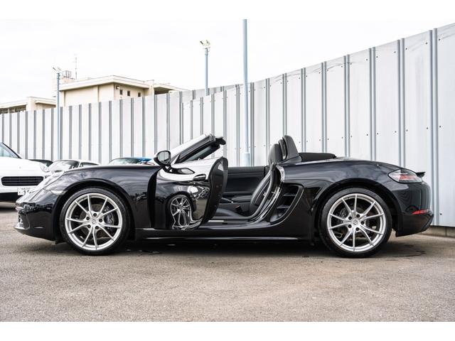 718ボクスター 718ボクスター スポーツクロノ スポーツエグゾースト ブラックハーフレザー 黒幌 PCM CarPlay LEDライト/PDLS+ TPM パークアシスト 電動Dミラー オートA/C カレラS20インチAW 2年保証(32枚目)