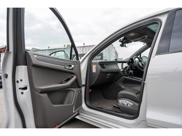 マカン マカンGTS スポーツクロノ スポーツエグゾースト パノラマSR アダプティブスポーツシート ベンチレーター ブルメスター PASM/エアサス PDLS+ ステアリングヒーター RSスパイダー21AW 2年保証(29枚目)