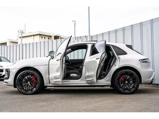 マカン マカンGTS スポーツクロノ スポーツエグゾースト パノラマSR アダプティブスポーツシート ベンチレーター ブルメスター PASM/エアサス PDLS+ ステアリングヒーター RSスパイダー21AW 2年保証(33枚目)