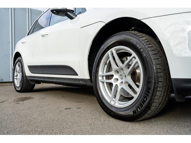 マカン マカン　２０２０年モデル　レザーパッケージ　ガーネットレッドレザーシート　シートヒーター＆ベンチレーター　ＰＣＭ　ＡｐｐｌｅＣａｒｐｌａｙ　エントリードライブ　ＡＣＣ　車線逸脱警報　マカンＳ１ＡＷ　２年保証（5枚目）