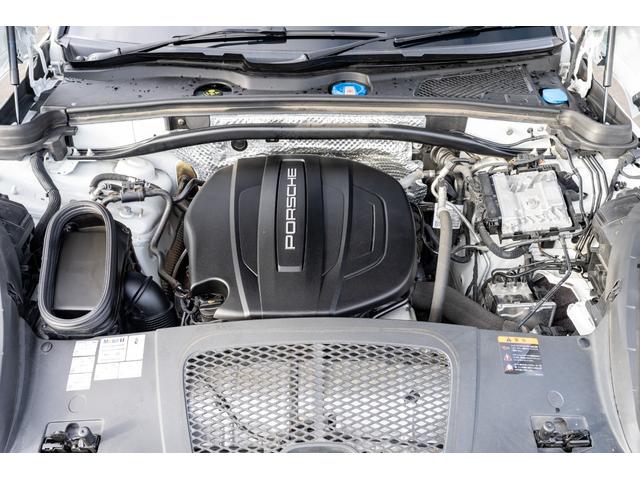 マカン マカン　２０２０年モデル　レザーパッケージ　ガーネットレッドレザーシート　シートヒーター＆ベンチレーター　ＰＣＭ　ＡｐｐｌｅＣａｒｐｌａｙ　エントリードライブ　ＡＣＣ　車線逸脱警報　マカンＳ１ＡＷ　２年保証（9枚目）