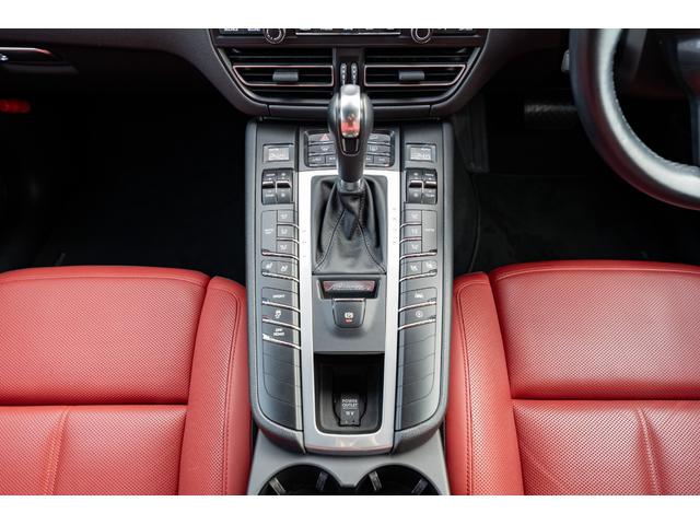 マカン マカン　２０２０年モデル　レザーパッケージ　ガーネットレッドレザーシート　シートヒーター＆ベンチレーター　ＰＣＭ　ＡｐｐｌｅＣａｒｐｌａｙ　エントリードライブ　ＡＣＣ　車線逸脱警報　マカンＳ１ＡＷ　２年保証（15枚目）