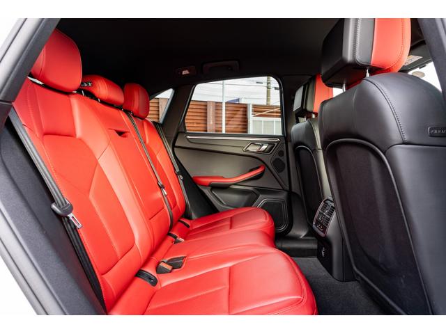 マカン マカン　２０２０年モデル　レザーパッケージ　ガーネットレッドレザーシート　シートヒーター＆ベンチレーター　ＰＣＭ　ＡｐｐｌｅＣａｒｐｌａｙ　エントリードライブ　ＡＣＣ　車線逸脱警報　マカンＳ１ＡＷ　２年保証（17枚目）