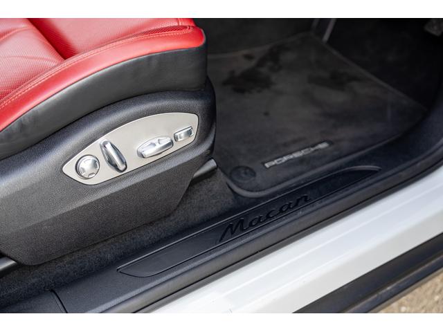 マカン マカン　２０２０年モデル　レザーパッケージ　ガーネットレッドレザーシート　シートヒーター＆ベンチレーター　ＰＣＭ　ＡｐｐｌｅＣａｒｐｌａｙ　エントリードライブ　ＡＣＣ　車線逸脱警報　マカンＳ１ＡＷ　２年保証（22枚目）