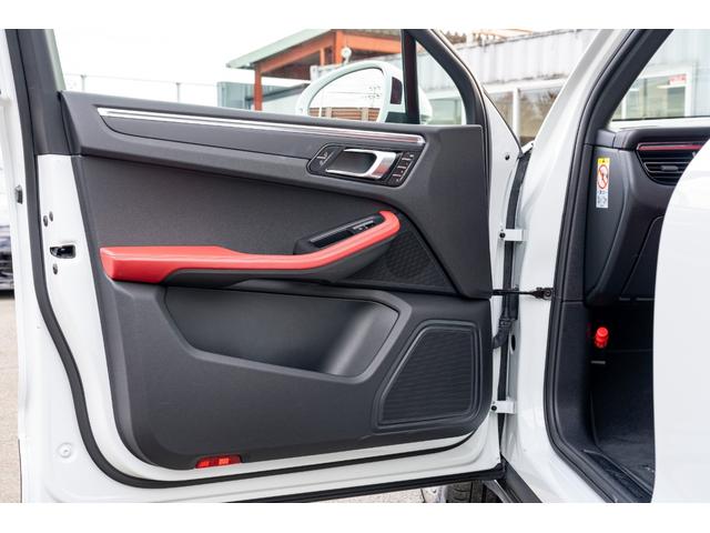 マカン マカン　２０２０年モデル　レザーパッケージ　ガーネットレッドレザーシート　シートヒーター＆ベンチレーター　ＰＣＭ　ＡｐｐｌｅＣａｒｐｌａｙ　エントリードライブ　ＡＣＣ　車線逸脱警報　マカンＳ１ＡＷ　２年保証（25枚目）