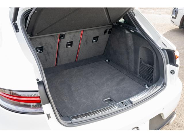 マカン マカン　２０２０年モデル　レザーパッケージ　ガーネットレッドレザーシート　シートヒーター＆ベンチレーター　ＰＣＭ　ＡｐｐｌｅＣａｒｐｌａｙ　エントリードライブ　ＡＣＣ　車線逸脱警報　マカンＳ１ＡＷ　２年保証（36枚目）