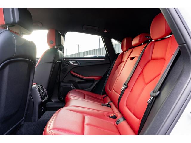 マカン マカン　２０２０年モデル　レザーパッケージ　ガーネットレッドレザーシート　シートヒーター＆ベンチレーター　ＰＣＭ　ＡｐｐｌｅＣａｒｐｌａｙ　エントリードライブ　ＡＣＣ　車線逸脱警報　マカンＳ１ＡＷ　２年保証（48枚目）