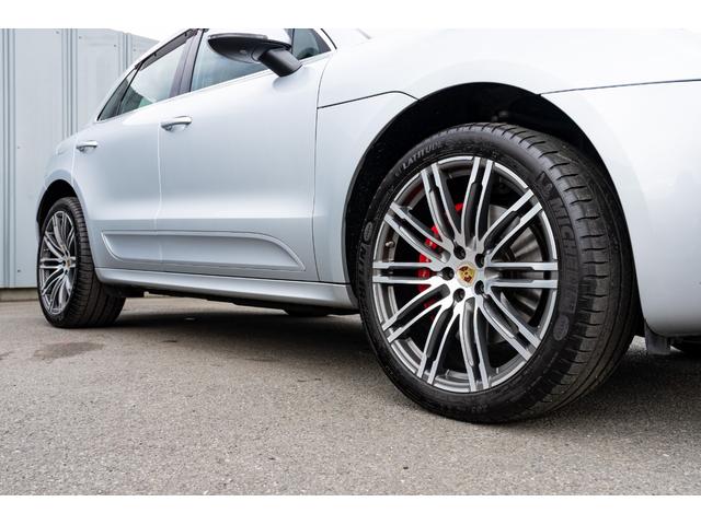 マカン マカン　ターボ　２０１５年モデル　スポクロ　アゲートグレーレザーシート　スポエグ　ＰＡＳＭ　エアサス　レーンキープアシスト　ブラインドスポットアシスト　エントリードライブ　ＡＣＣ　ＢＯＳＥ　２１インチＡＷ　２年保証（5枚目）