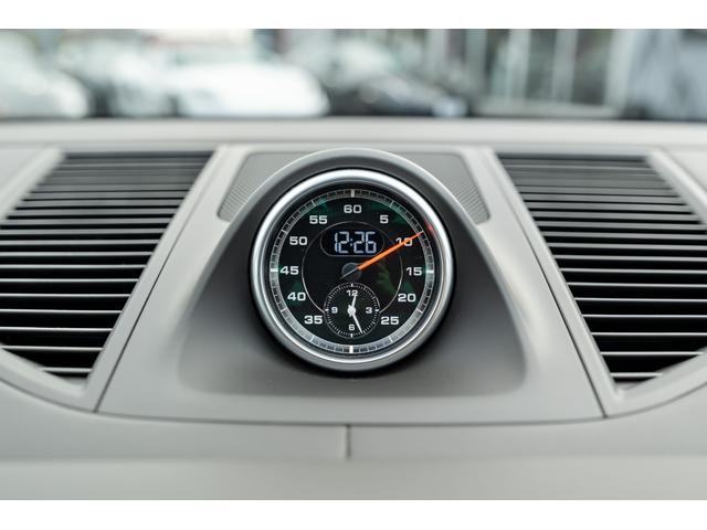 マカン マカン　ターボ　２０１５年モデル　スポクロ　アゲートグレーレザーシート　スポエグ　ＰＡＳＭ　エアサス　レーンキープアシスト　ブラインドスポットアシスト　エントリードライブ　ＡＣＣ　ＢＯＳＥ　２１インチＡＷ　２年保証（12枚目）