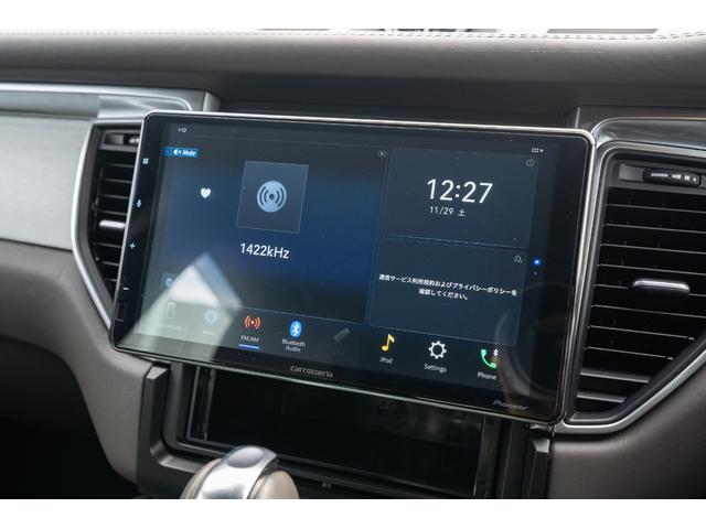 マカン マカン　ターボ　２０１５年モデル　スポクロ　アゲートグレーレザーシート　スポエグ　ＰＡＳＭ　エアサス　レーンキープアシスト　ブラインドスポットアシスト　エントリードライブ　ＡＣＣ　ＢＯＳＥ　２１インチＡＷ　２年保証（13枚目）