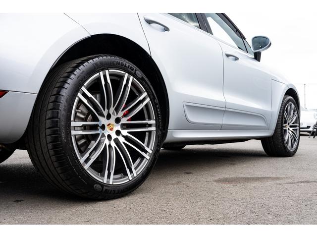 マカン マカン　ターボ　２０１５年モデル　スポクロ　アゲートグレーレザーシート　スポエグ　ＰＡＳＭ　エアサス　レーンキープアシスト　ブラインドスポットアシスト　エントリードライブ　ＡＣＣ　ＢＯＳＥ　２１インチＡＷ　２年保証（18枚目）