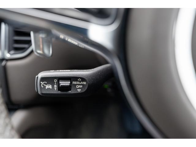 マカン マカン　ターボ　２０１５年モデル　スポクロ　アゲートグレーレザーシート　スポエグ　ＰＡＳＭ　エアサス　レーンキープアシスト　ブラインドスポットアシスト　エントリードライブ　ＡＣＣ　ＢＯＳＥ　２１インチＡＷ　２年保証（21枚目）