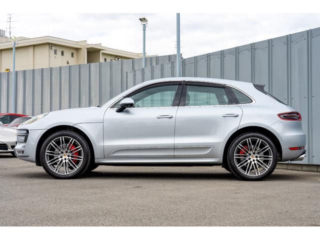 マカン マカン　ターボ　２０１５年モデル　スポクロ　アゲートグレーレザーシート　スポエグ　ＰＡＳＭ　エアサス　レーンキープアシスト　ブラインドスポットアシスト　エントリードライブ　ＡＣＣ　ＢＯＳＥ　２１インチＡＷ　２年保証（31枚目）