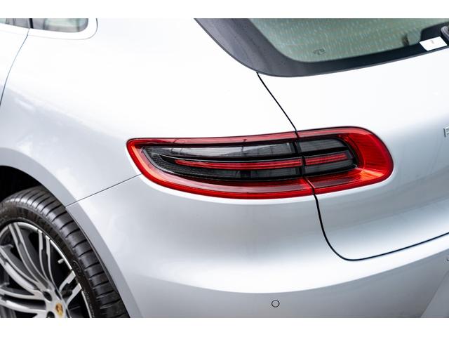 マカン マカン　ターボ　２０１５年モデル　スポクロ　アゲートグレーレザーシート　スポエグ　ＰＡＳＭ　エアサス　レーンキープアシスト　ブラインドスポットアシスト　エントリードライブ　ＡＣＣ　ＢＯＳＥ　２１インチＡＷ　２年保証（44枚目）