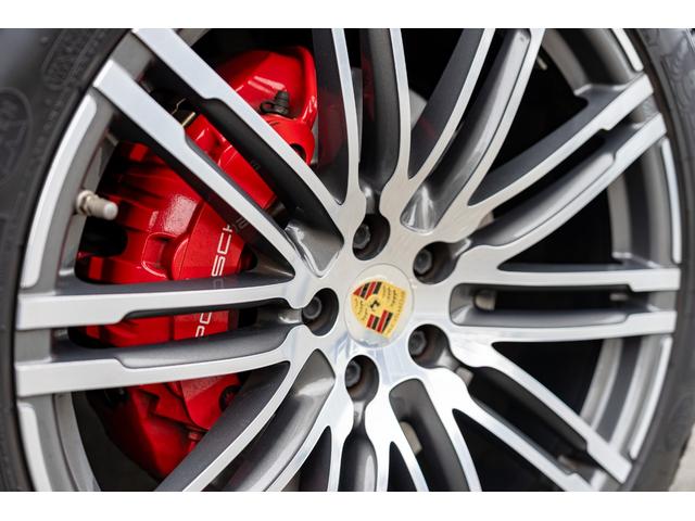 マカン マカン　ターボ　２０１５年モデル　スポクロ　アゲートグレーレザーシート　スポエグ　ＰＡＳＭ　エアサス　レーンキープアシスト　ブラインドスポットアシスト　エントリードライブ　ＡＣＣ　ＢＯＳＥ　２１インチＡＷ　２年保証（45枚目）