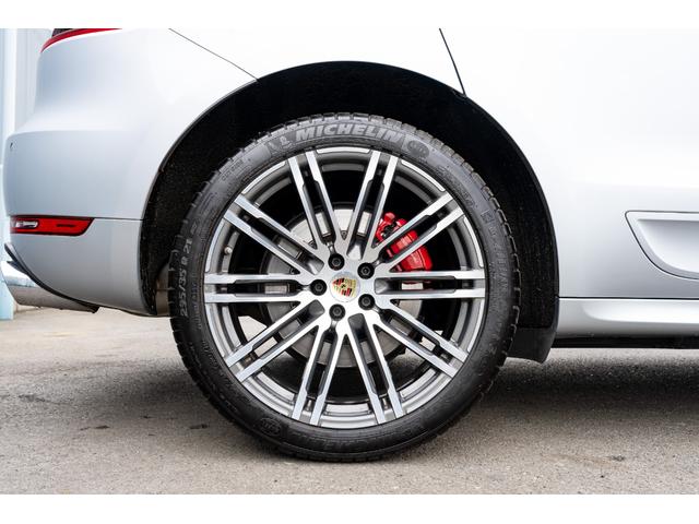 マカン マカン　ターボ　２０１５年モデル　スポクロ　アゲートグレーレザーシート　スポエグ　ＰＡＳＭ　エアサス　レーンキープアシスト　ブラインドスポットアシスト　エントリードライブ　ＡＣＣ　ＢＯＳＥ　２１インチＡＷ　２年保証（46枚目）