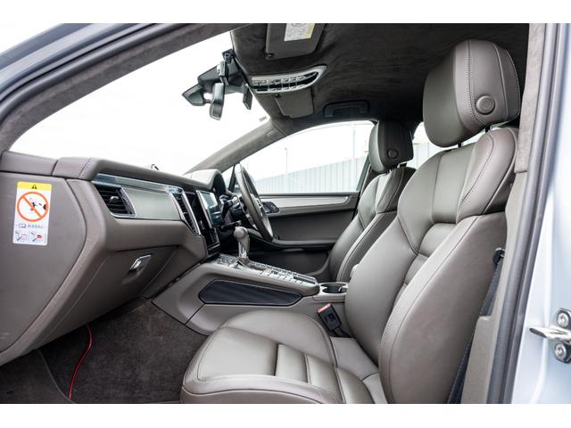 マカン マカン　ターボ　２０１５年モデル　スポクロ　アゲートグレーレザーシート　スポエグ　ＰＡＳＭ　エアサス　レーンキープアシスト　ブラインドスポットアシスト　エントリードライブ　ＡＣＣ　ＢＯＳＥ　２１インチＡＷ　２年保証（48枚目）