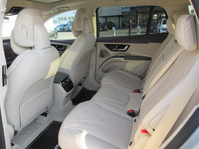 EQS SUV EQS450 4マチック SUV AMGラインパッケージ 3列シート Bluetooth接続 ETC LEDヘッドライト TV クルーズコントロール コネクテッド機能 サイドカメラ サンルーフ・ガラスルーフ シートエアコン シートヒーター トランクスルー(21枚目)