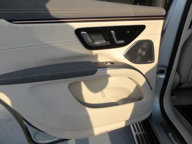 EQS SUV EQS450 4マチック SUV AMGラインパッケージ 3列シート Bluetooth接続 ETC LEDヘッドライト TV クルーズコントロール コネクテッド機能 サイドカメラ サンルーフ・ガラスルーフ シートエアコン シートヒーター トランクスルー(22枚目)